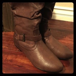 NWOT🍂Steve Madden 🍂leather upper boots. Size 8